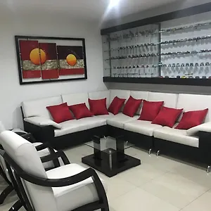 https://casa-del-prado.cali-hotels.com